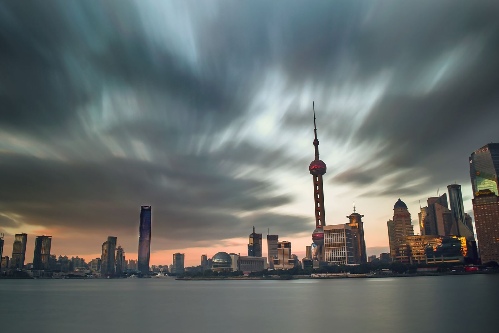 Skyline de Xangai ao entardecer